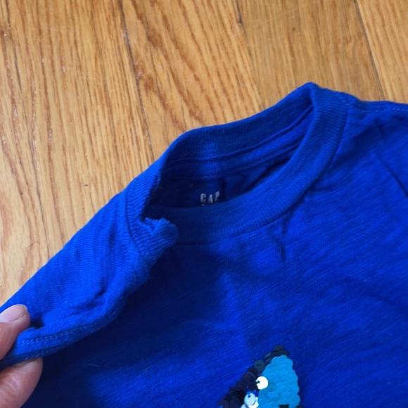 Gap boys small flip sequin shirt - Picture 2 of 2